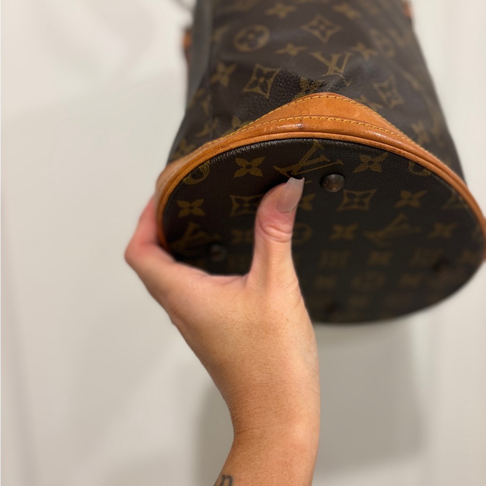 Louis Vuitton Monogram Bucket Bag - Picture 5 of 10